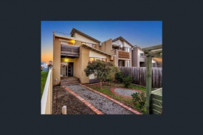 Perfect getaway at Pearl Bay, St Leonards